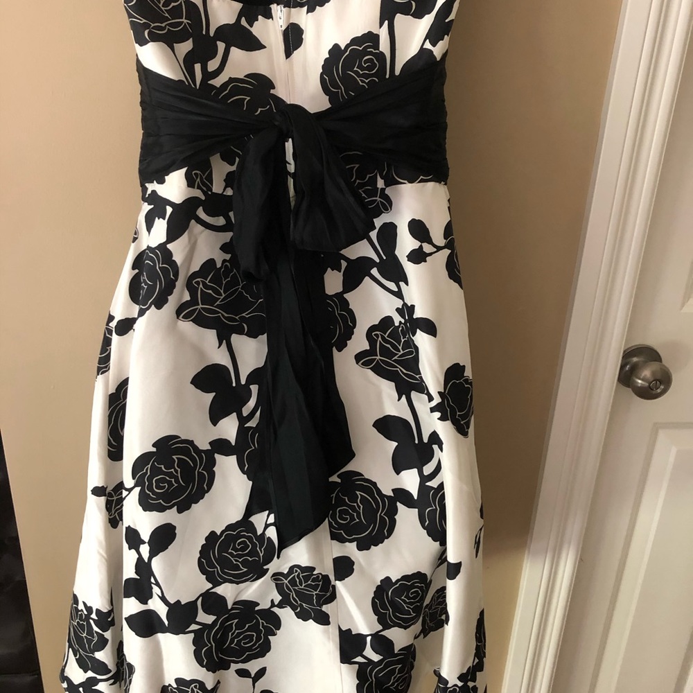 White House Black Market dress size 4 - Picture 3 of 5